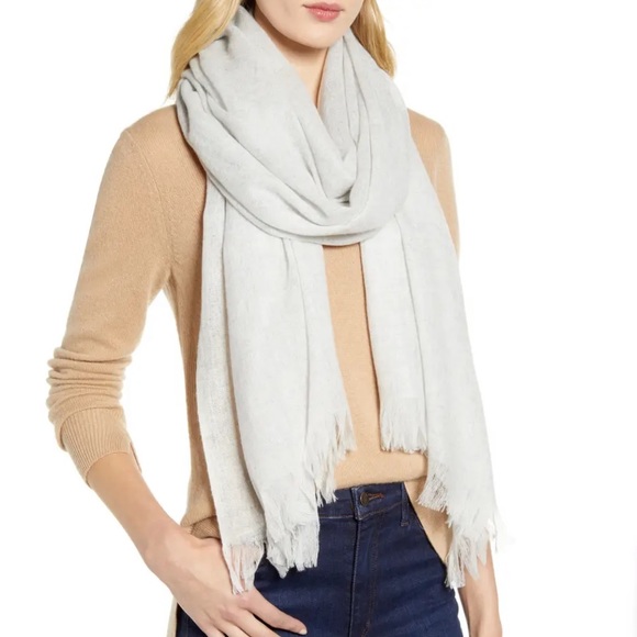 Caslon Accessories - Caslon 100 percent cashmere scarf grey